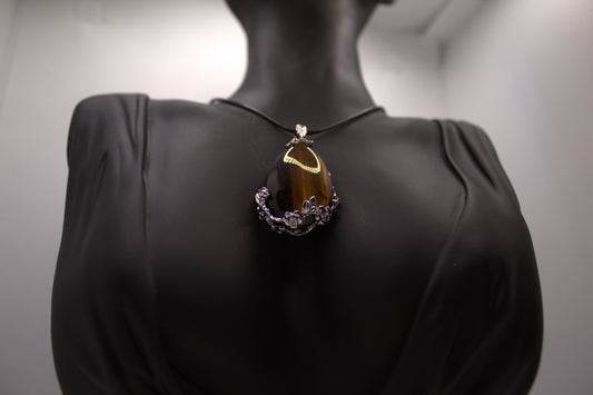 Earthbound Elegance Pendant Necklace – Natural Stone & Vine Detail